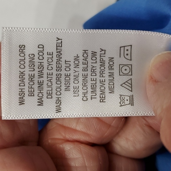 Roamans women's 28W beautful shade of blue blouse. Button down. Excellent cond - Picture 7 of 7